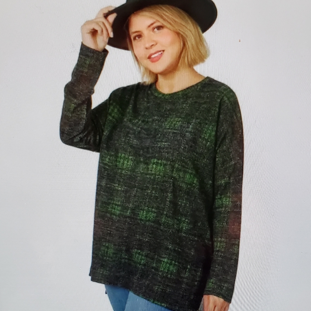 A Girl Thing Plus Green Plaid Top - Picture 2 of 5
